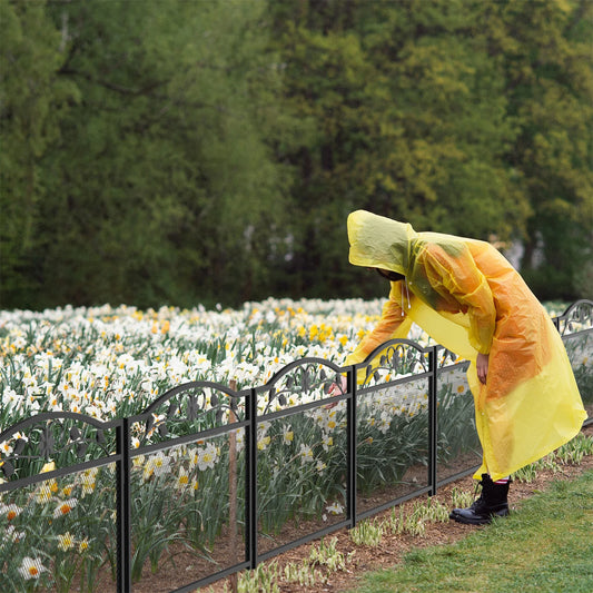 5 Piece Metal Garden Fence Border Rustic Style Decorative Garden Fence Animal Barrier, Landscape Pathway Edge Iron Fence Panels