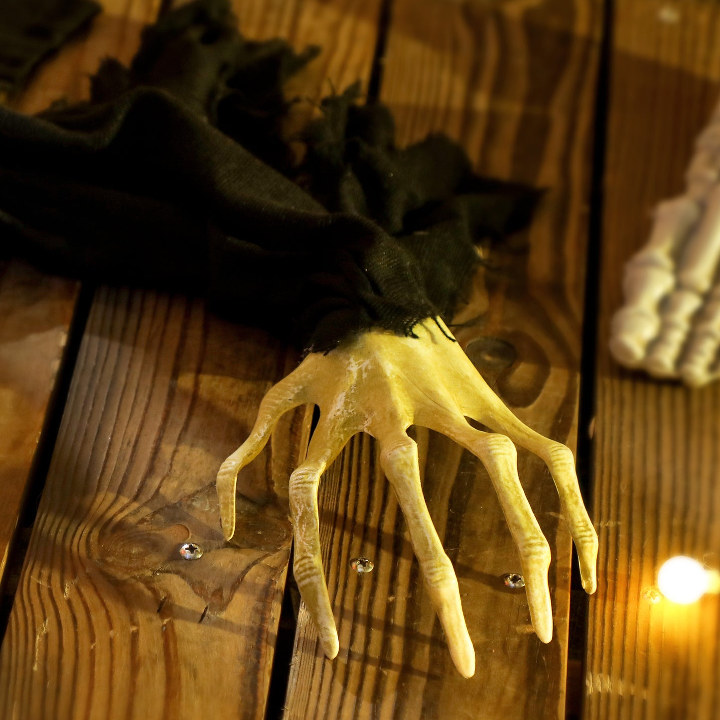 183 cm Life Size Halloween Animated Crawling Zombie with Glowing LED Eyes, Scary Halloween Decorations, Battery Operated, Indoor Outdoor Party Props