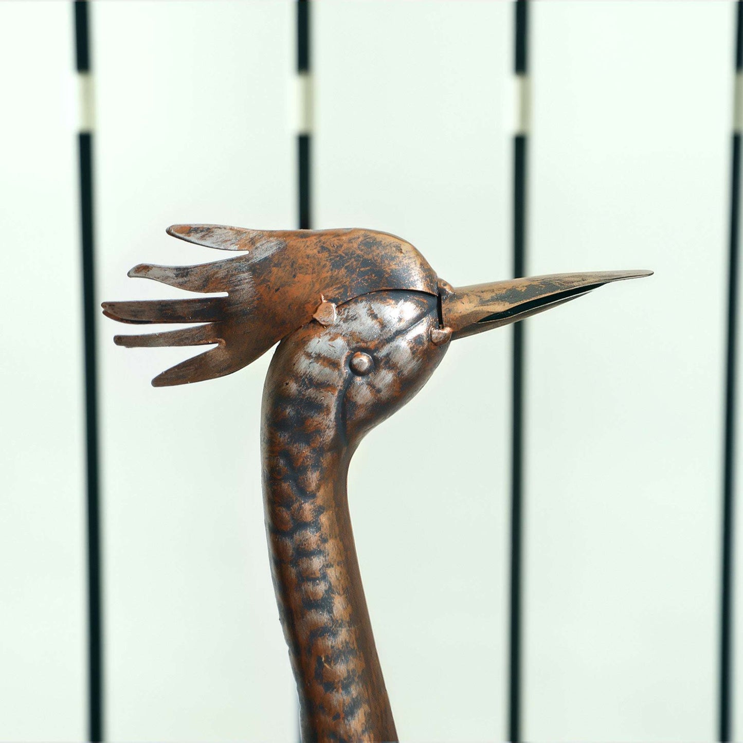 Outsunny Heron Garden Statue, Standing Garden Ornament, Metal Garden Gift with Stakes for Patio Pond Landscape Decoration, Silver Tone