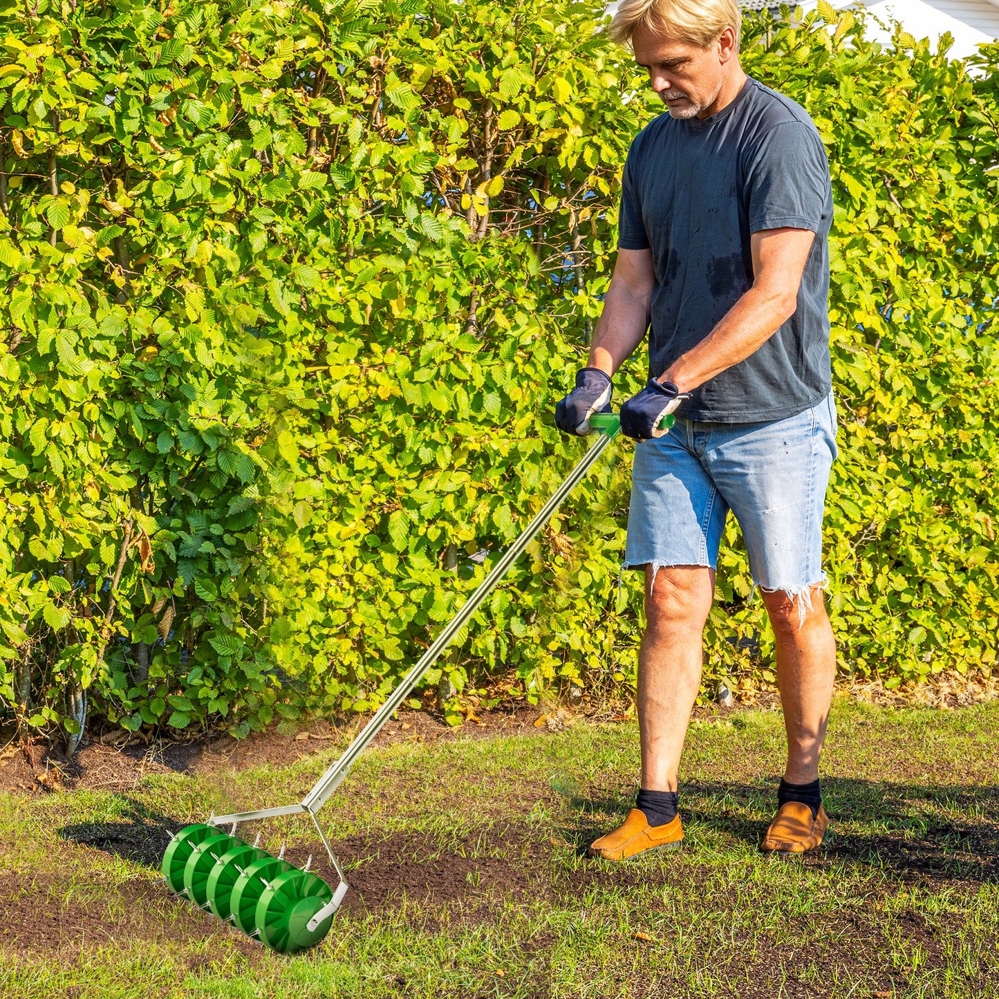Rolling Lawn Aerator, Manual Grass Spike Roller, Heavy Duty Garden Aerator with 3 Piece Detachable Handle and T-bar Grip, Outdoor Garden Lawn Tool