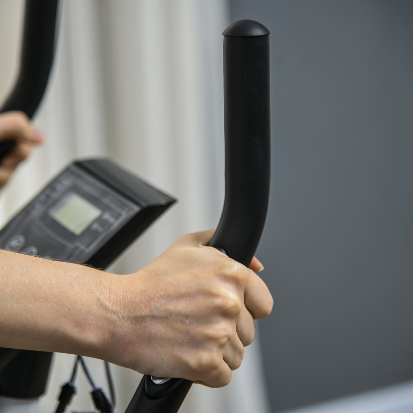 SPORTNOW Quiet Exercise Bike Stationary Bike with 8-Level Magnetic Resistance, Heart-Rate Sensor and Wheels, White