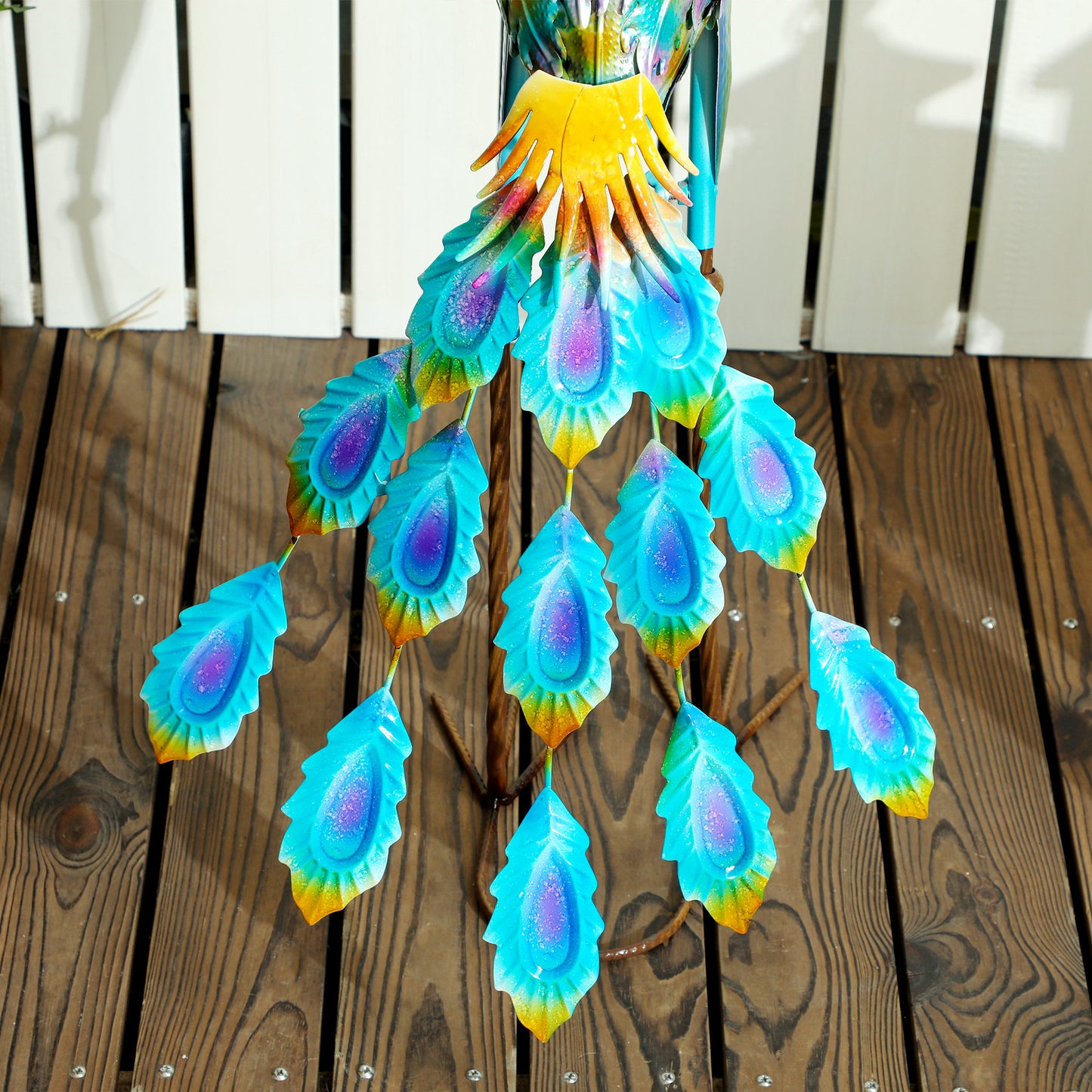Outsunny Peacock Garden Statue, Standing Garden Ornament, Metal Garden Gift with Stakes for Patio Pond Landscape Decoration, Multi-Colour