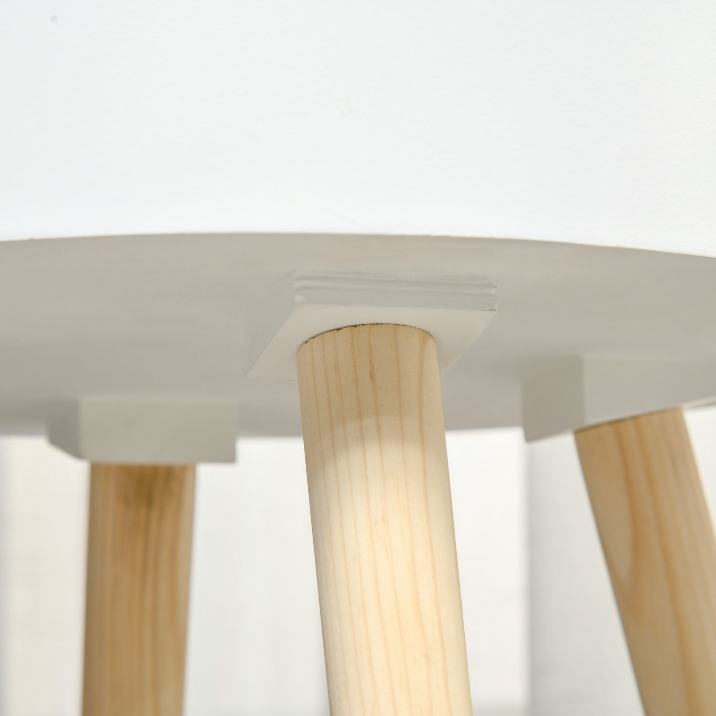 Modern Side Table With Hidden Storage Space, Round Night Stand / Removable Tray Wood Frame End Coffee Table, Set of 2 - White