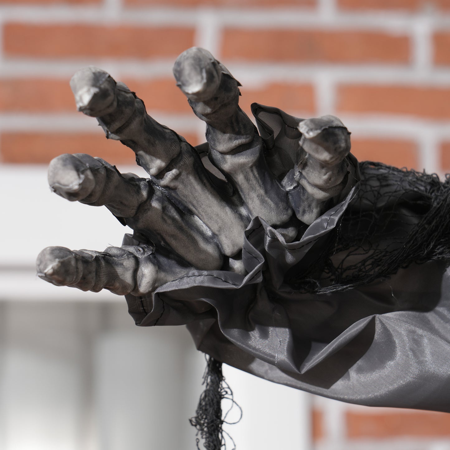 210cm 83" Skeleton Werewolf Outdoor Halloween Decoration, Halloween Animatronic with Sound Activated, Light Up Eyes, Sound Effects, Animated Prop for Haunted House