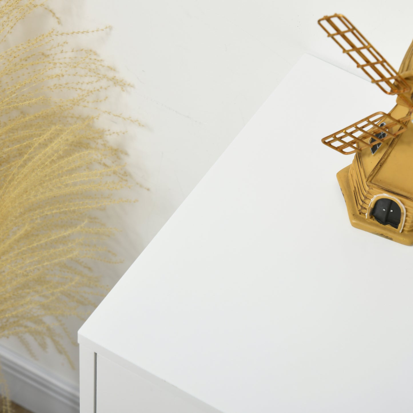 White Chest of Drawers, 4-Drawer Dresser for Bedroom, Modern Storage Cabinets with Hairpin Legs