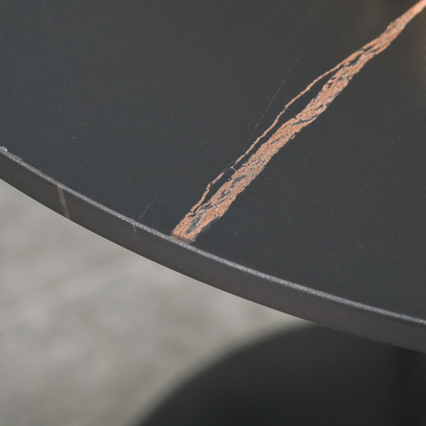 Modern Round Dining Table Leisure Coffee Bistro Table with Metal Base for Kitchen & Dining Room Black