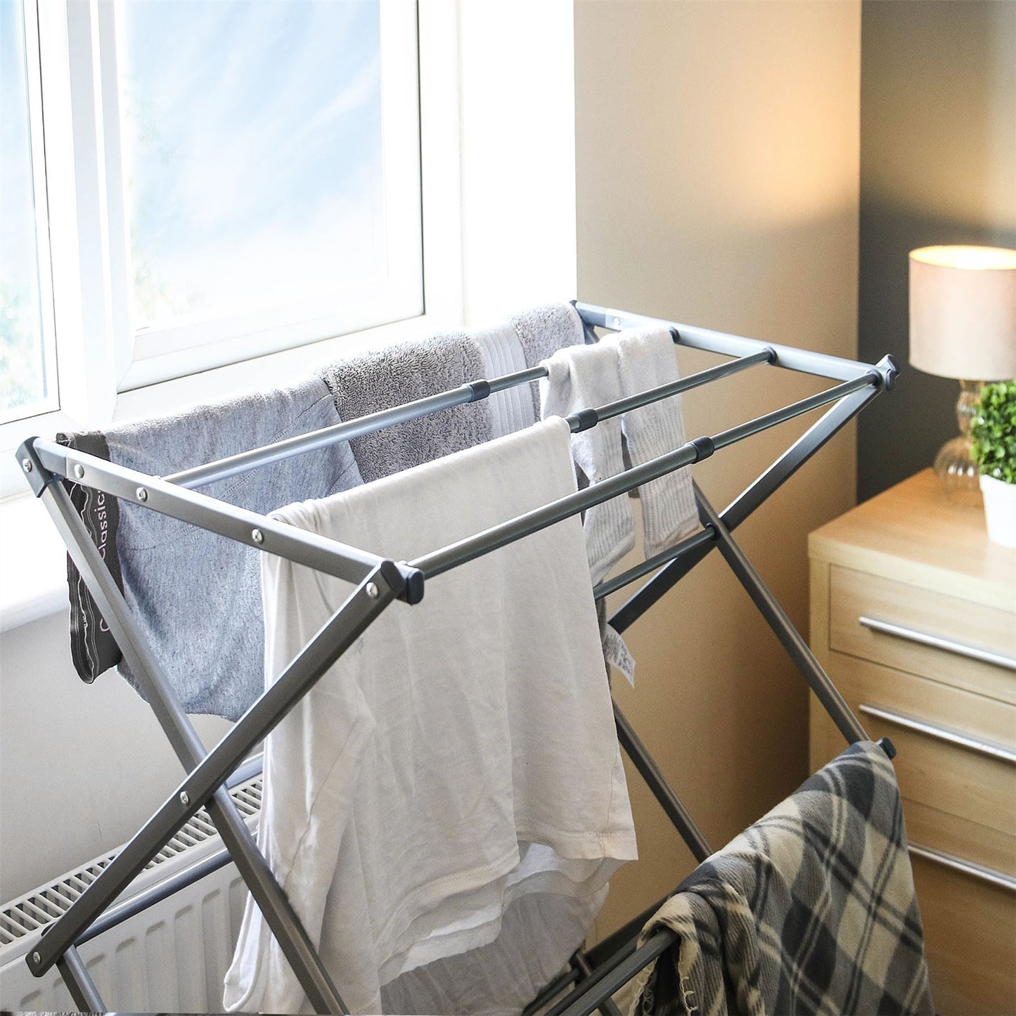 Expandable Folding Clothes Airer | 3-Tier | Scissor-Lift Steel Frame | Folds to 44x51.5x9cm | Extends to 102x71x38cm | Indoor Use | 2-Year Guarantee