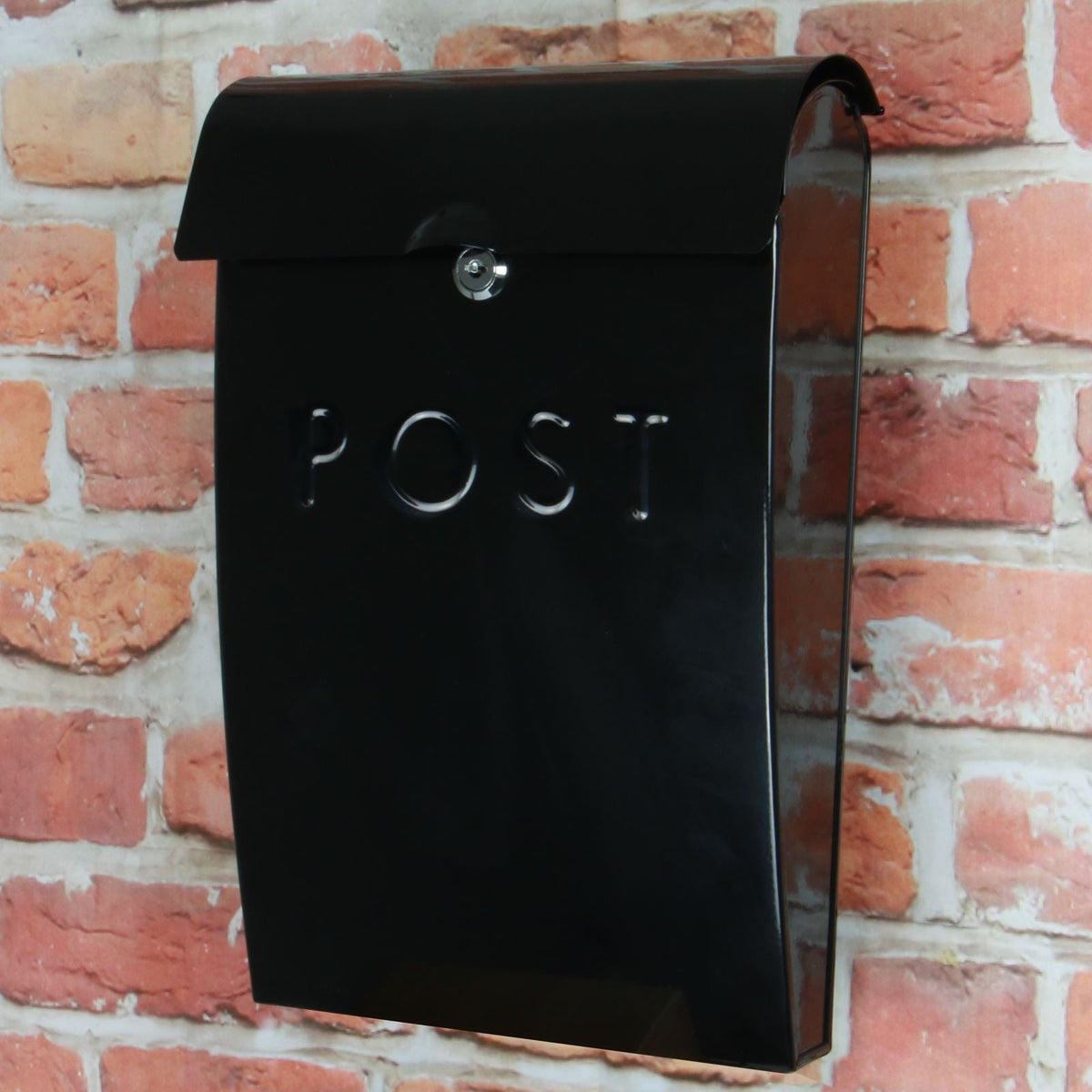 Maison & White Black Galvanised Steel Wall Mounted Post Box | Lockable with 2 Keys | Overhanging Lid | 37x9x25.5cm | Rawl Plugs & Screws Included | Weather-Resistant | 2-Year Warranty