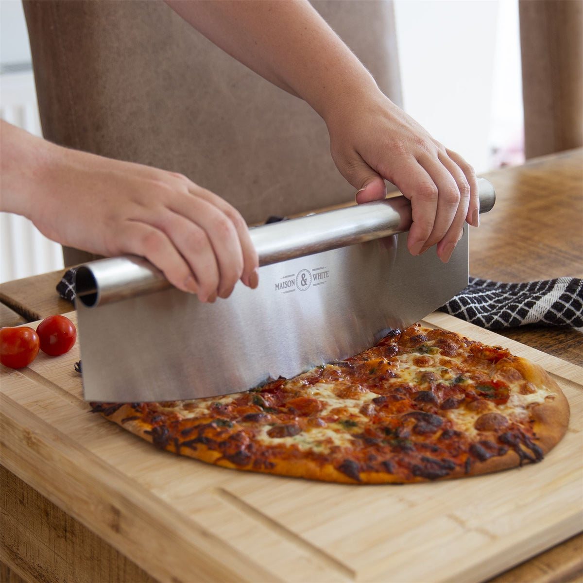 Maison & White Rocking Pizza Cutter Blade | Stainless Steel | 35x12x2.5cm | Protective Cover | Dishwasher Safe | Sharpenable | 2-Year Guarantee