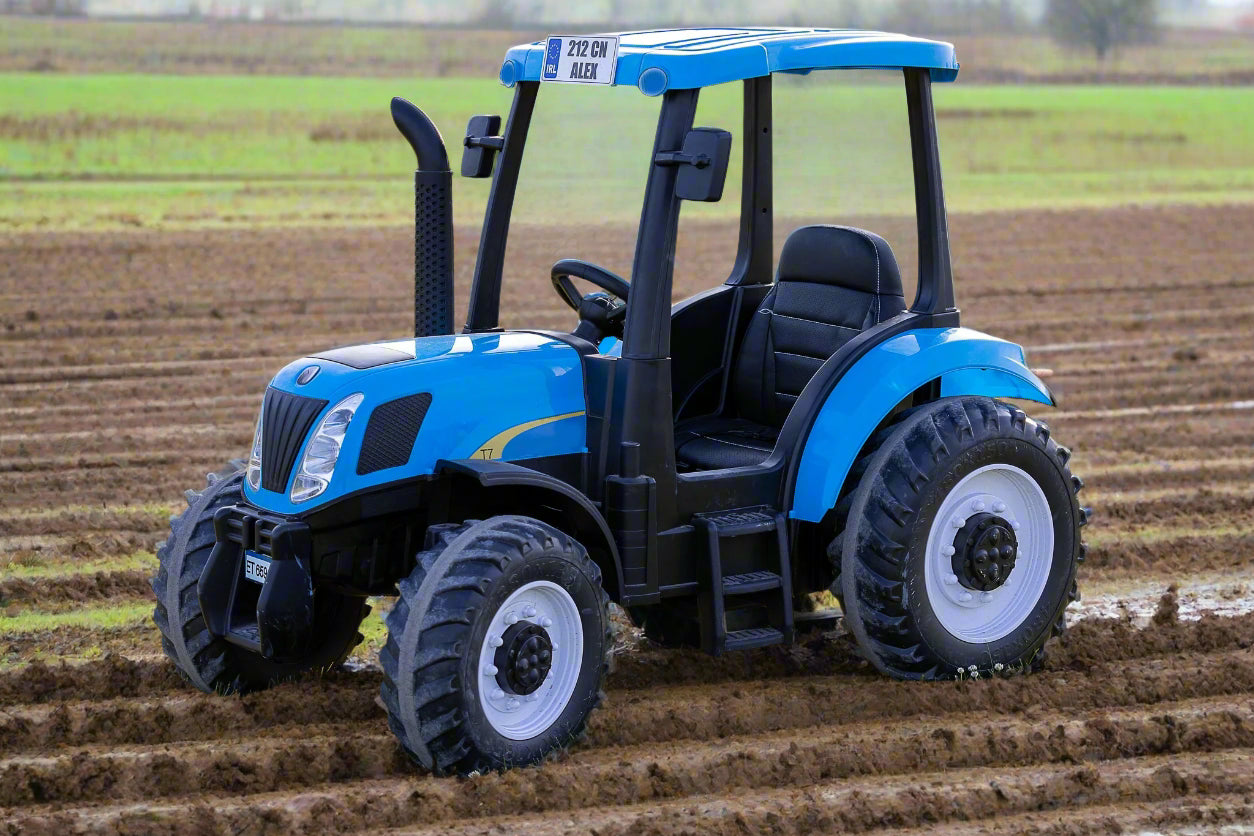 New Holland Kids Official Exclusive 24V Electric Blue Tractor and Trailer (Trailer Included)
