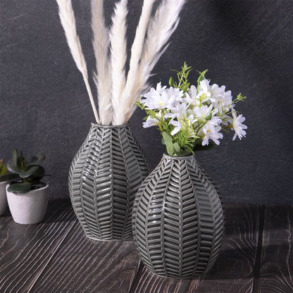 Maison & White Set of 2 Grey & White Ceramic Leaf-Inspired Vases | Small 13.7cm & Large 14.5cm | Real or Artificial Flowers | Monochrome Home Decor | Gift | 2-Year Warranty
