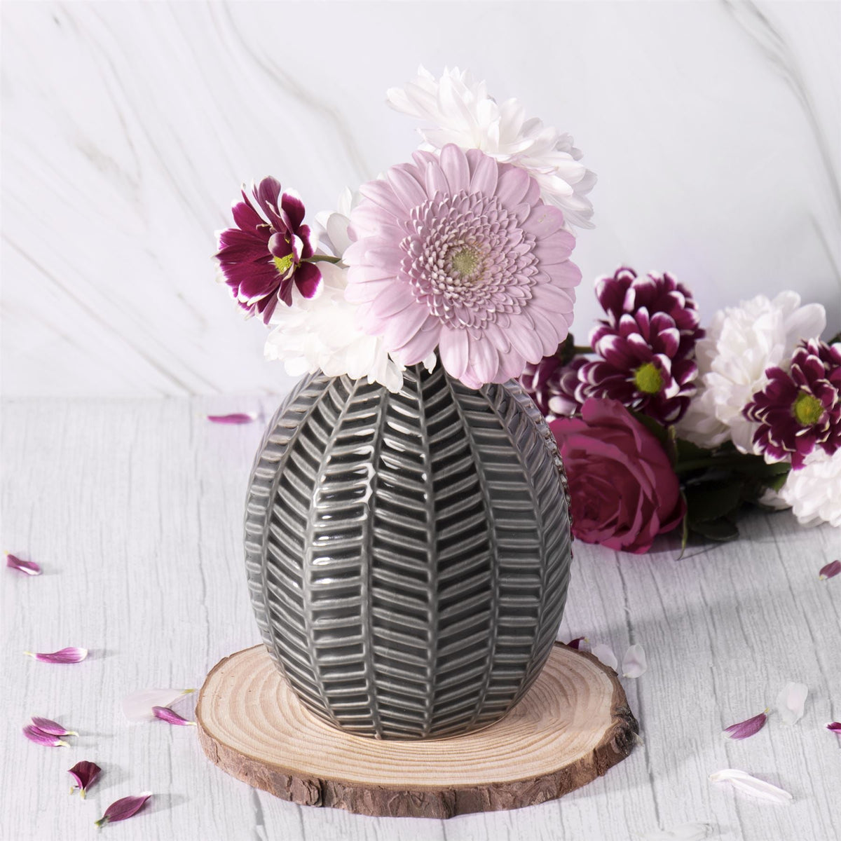 Maison & White Set of 2 Grey & White Ceramic Leaf-Inspired Vases | Small 13.7cm & Large 14.5cm | Real or Artificial Flowers | Monochrome Home Decor | Gift | 2-Year Warranty