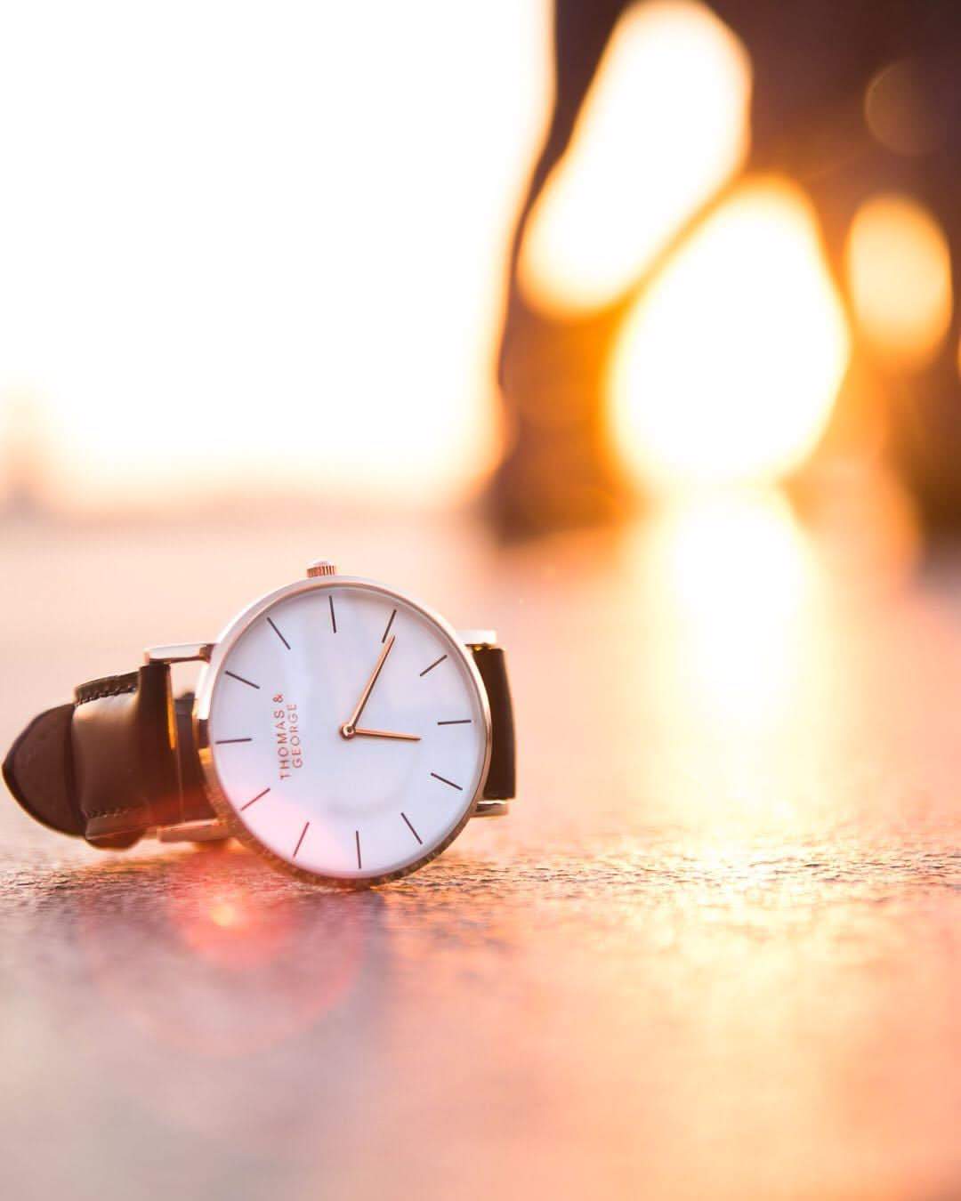 Thomas & George Bakersfield Black Watch | 40mm Gold-Tone Case, White Dial & Black Leather Strap | Slim 6mm Japanese Quartz | Optional Luxury Box