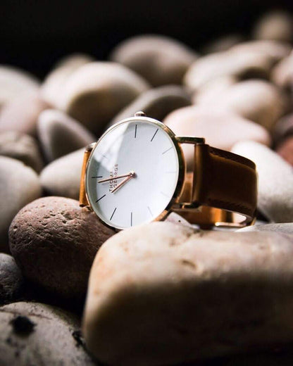 Thomas & George Bakersfield Black Watch | 40mm Gold-Tone Case, White Dial & Black Leather Strap | Slim 6mm Japanese Quartz | Optional Luxury Box