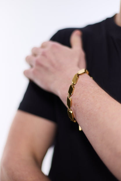 Thomas & George Gold-Tone Chunky Link Bracelet | 8mm Stainless Steel Links | 21cm Length with 2cm Extender