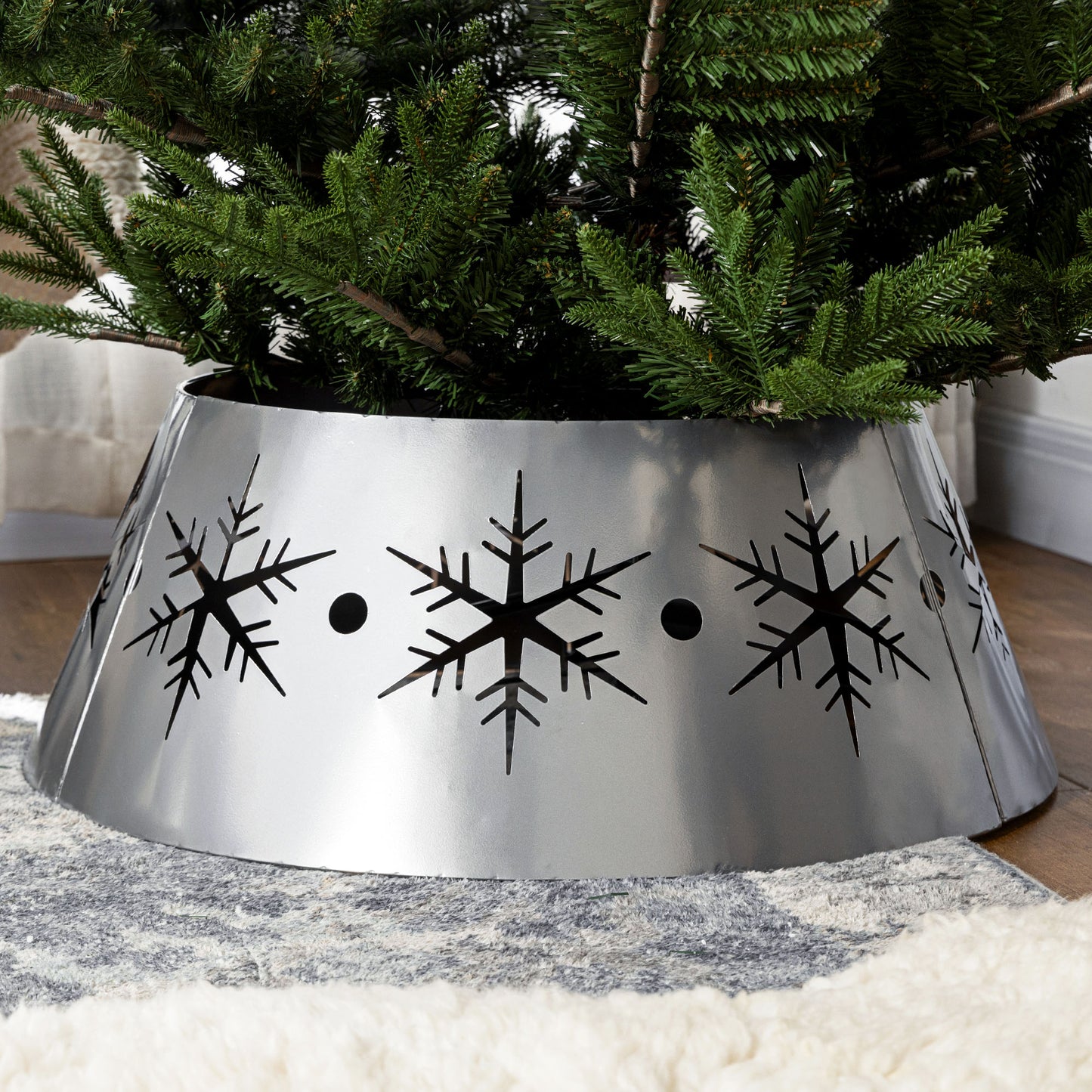 Christmas Tree Collar Base Cover 66cm with Hollow Snowflake Patterns, Decoration for Party, Holiday, Home, Silver