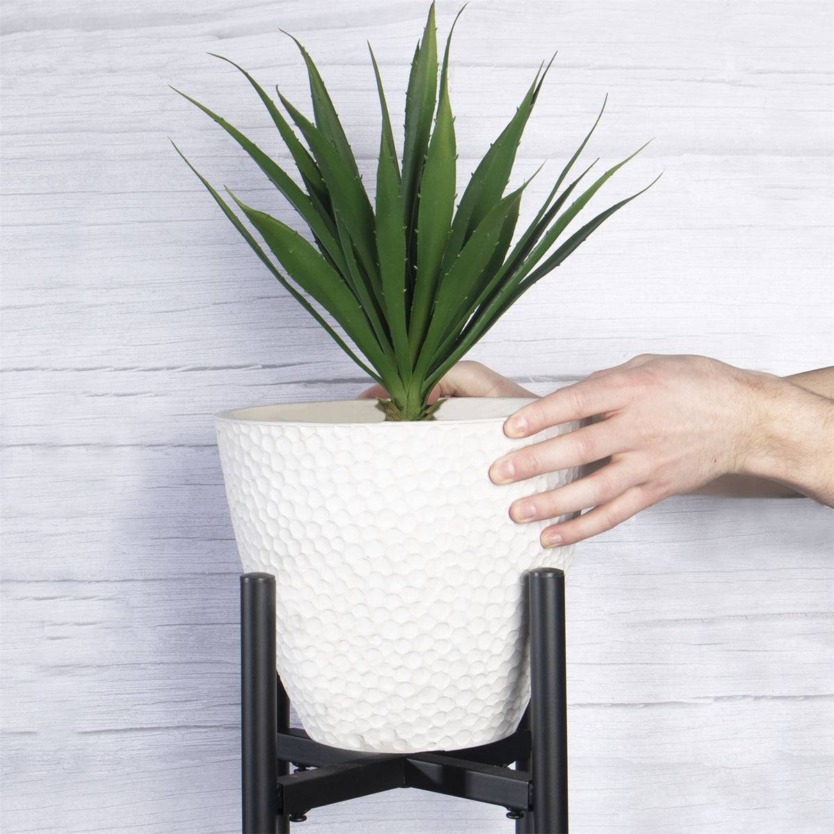 Maison & White Black Metal Adjustable Plant Stand | Fits Pots 24–37cm Wide | 50kg Load | Closed 38x28x28cm | Extended 38x41.5x41.5cm | Corner Window Hallway Display | 2-Year Warranty