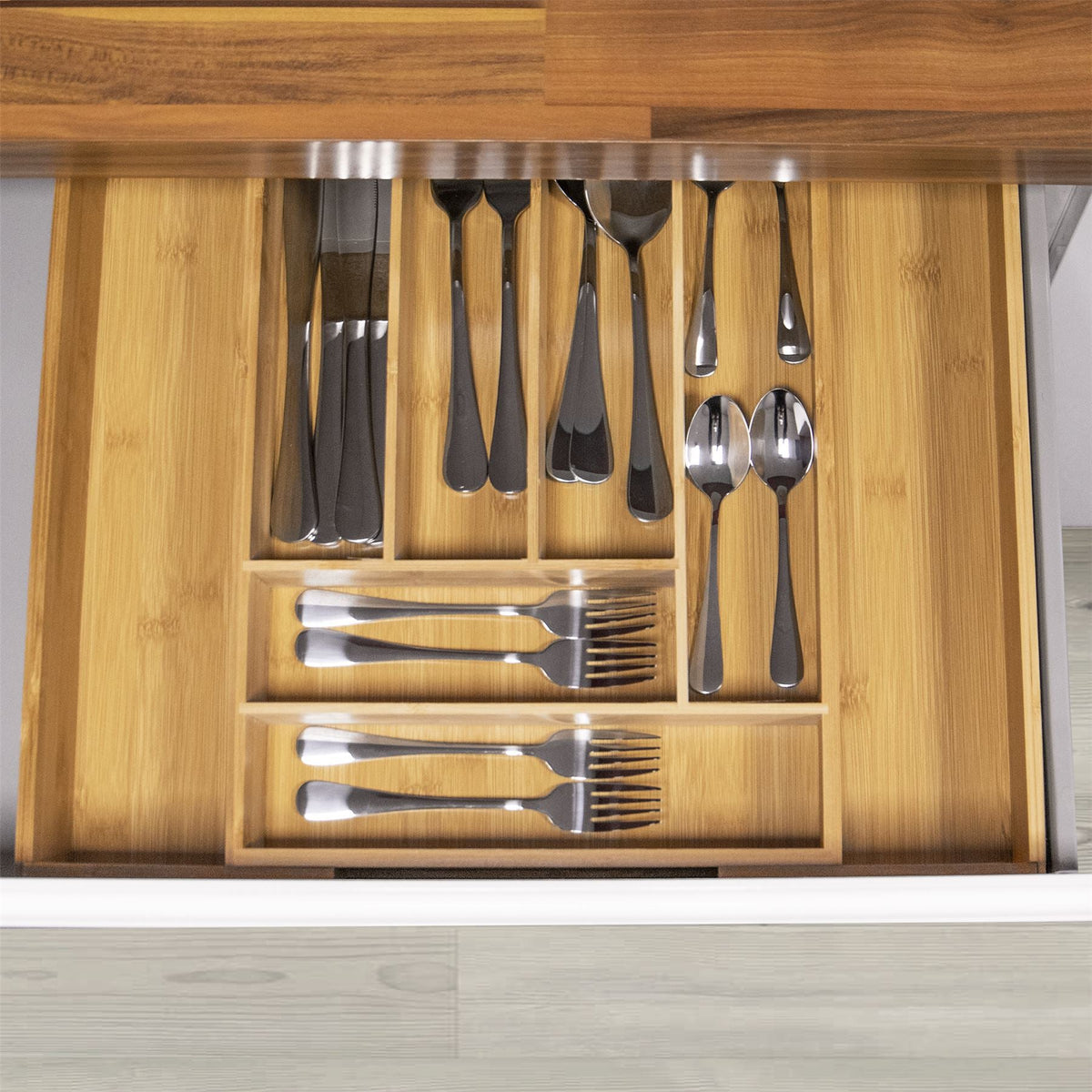 Maison & White Bamboo Extending Cutlery Tray | 6–8 Compartments | Adjustable Drawer Organiser, 29–46cm Wide | Natural Bamboo, 41cm Long