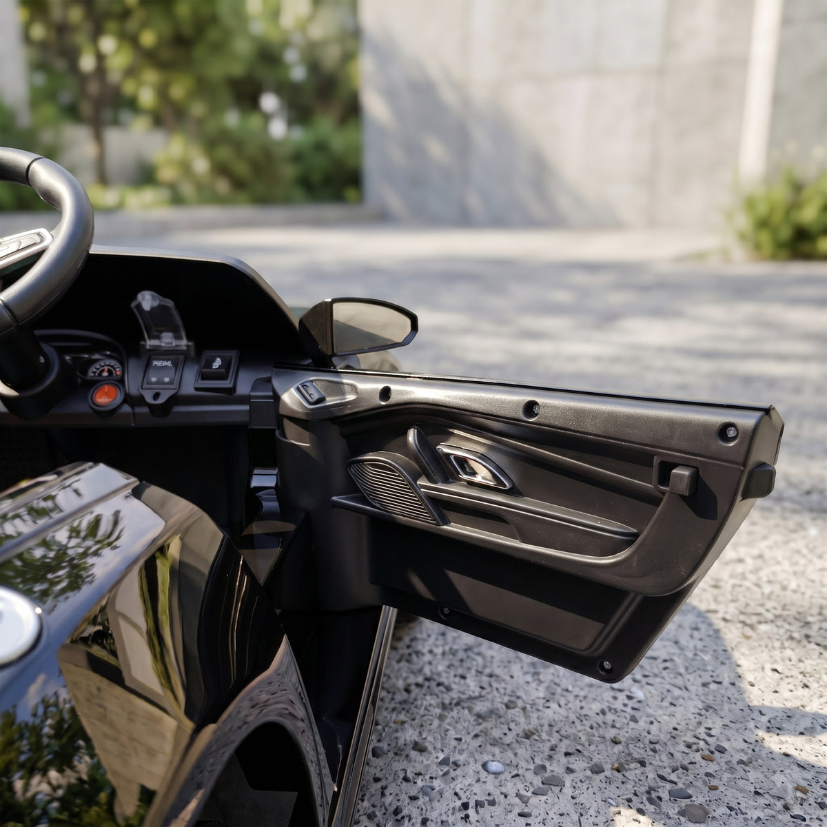 Licensed Audi R8 Spyder 12V Kids Electric Ride-On Car | 2.4G Parent Remote | Dual 12V Motors | Soft Start | Rear Suspension | 2-Point Seatbelt | Music USB Horn | 3-5km/h | 30kg | Ages 3+ | Black / Pink / White