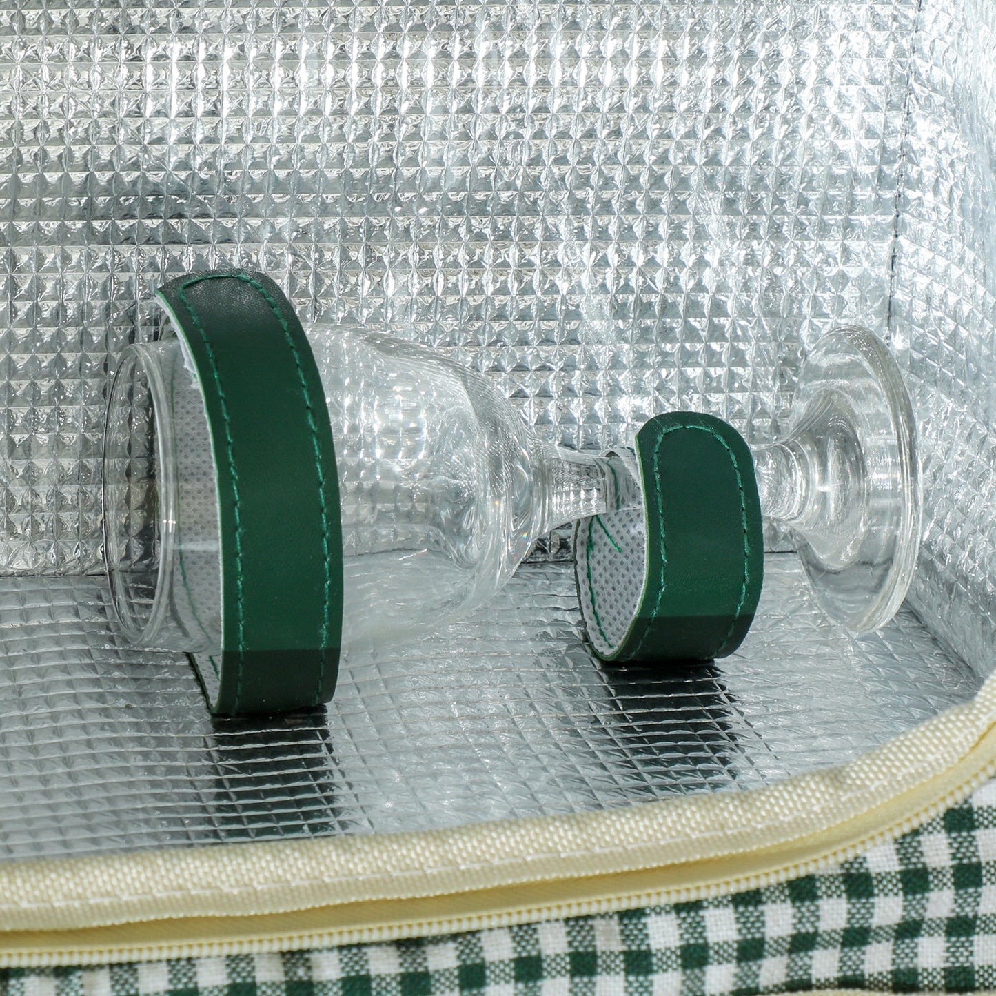 Wicker Picnic Basket for 2 Person with Cooler Compartment, Picnic Hamper with Cutlery Service Kits and Carry Handle for Camping, Outdoors