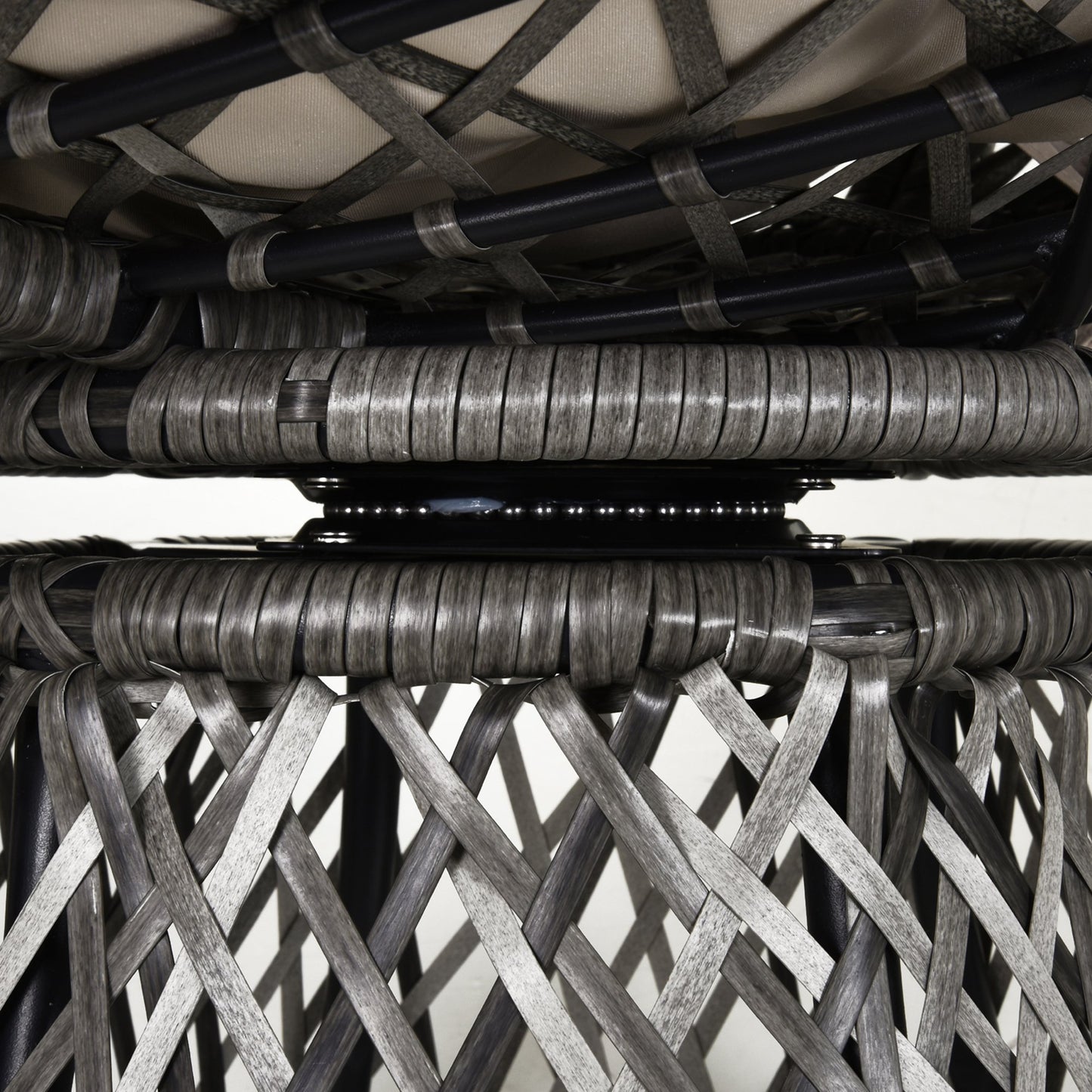 Outsunny 360° Swivel Rattan Chair Outdoor Wicker Chairs w/ Padded Cushion