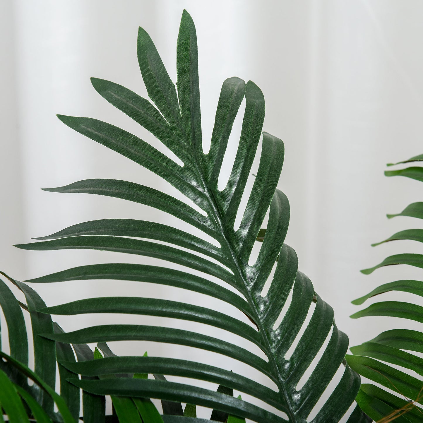 Outsunny Artificial Palm Tree Decorative Plant 8 Leaves with Nursery Pot, Fake Tropical Tree for Indoor Outdoor Décor, 60cm