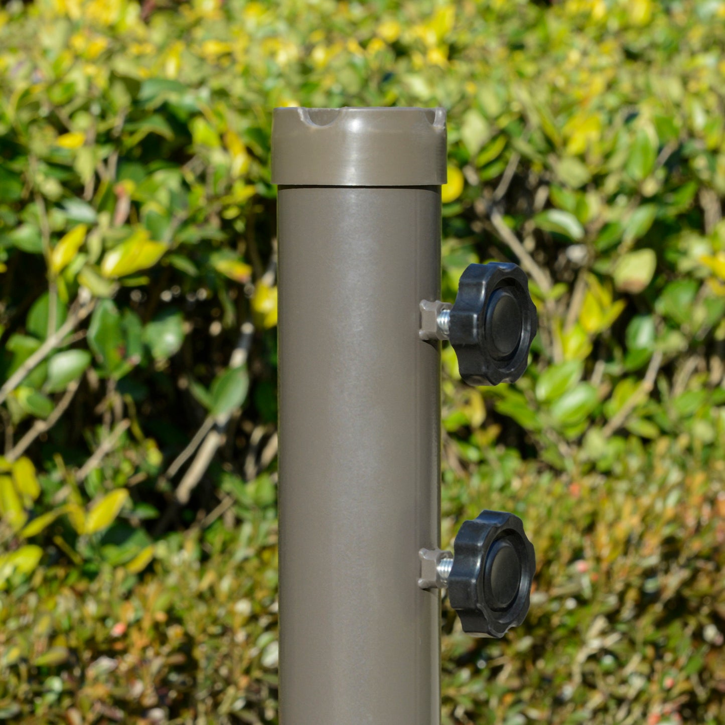 Outsunny 2.7m Banana Parasol Cantilever Umbrella with Crank Handle , Double Tier Canopy and Cross Base for Outdoor, Hanging Sun Shade, Green