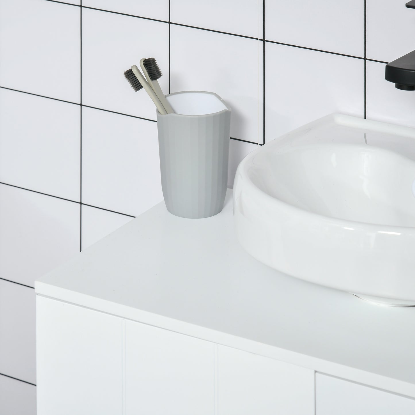 Kleankin Pedestal Under Sink Cabinet, Modern Bathroom Vanity Unit, Storage Cupboard with Double Doors, Adjustable Shelf, White