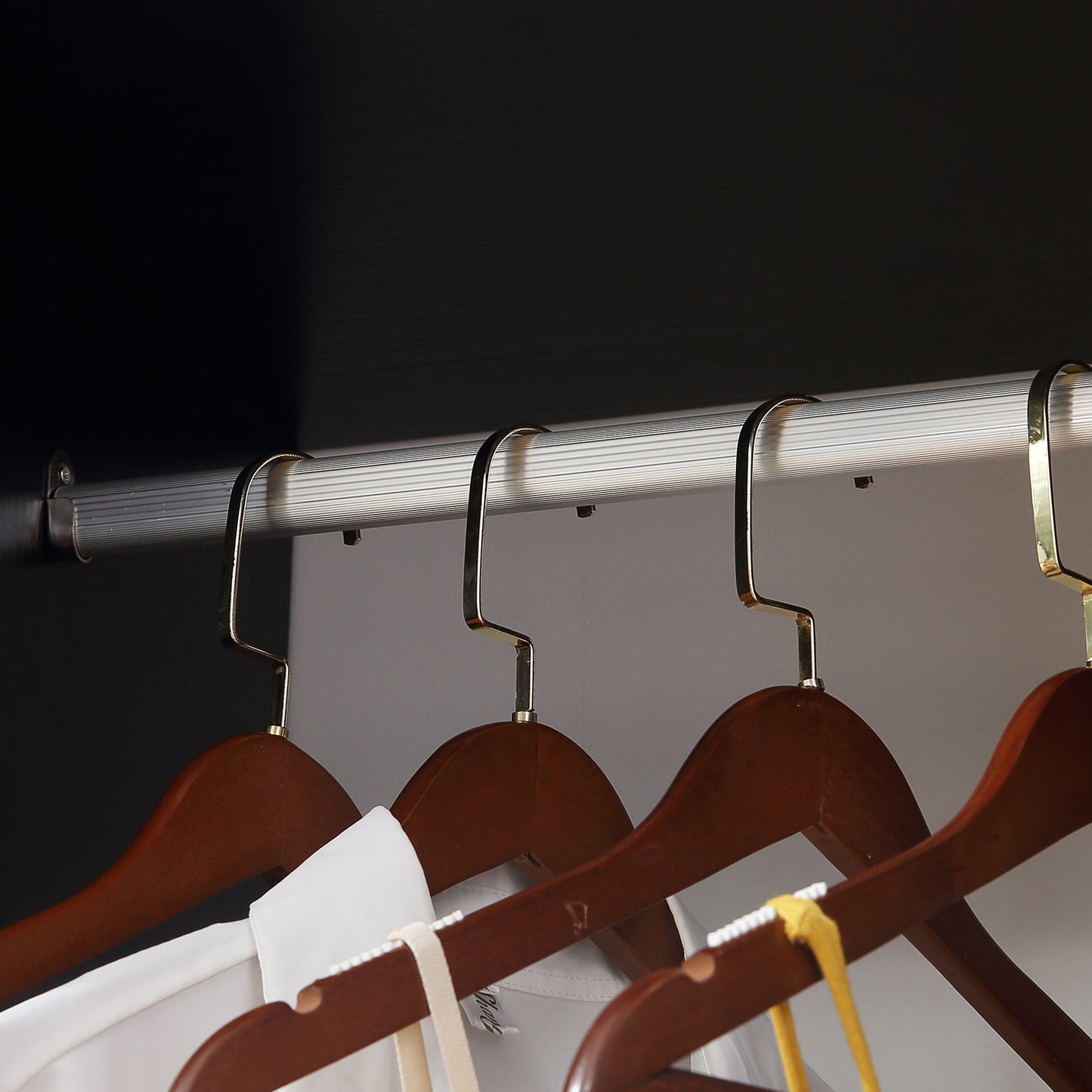 Open Wardrobe With Hanging Rail, Storage Shelves And Wheels Bedroom - Black